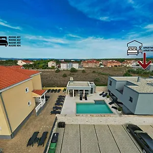  Apartment Dream House